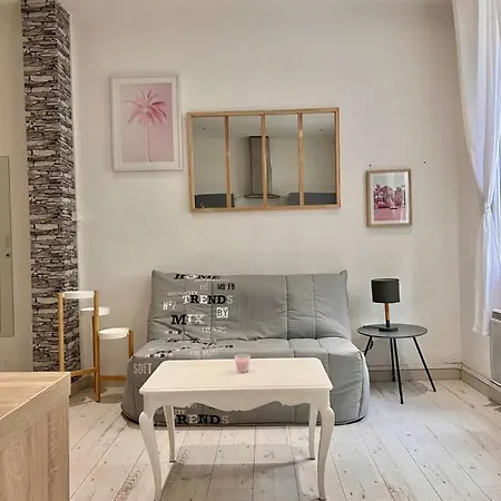 Nice Studio In The Hart Of Juan Les Pins Апартаменти