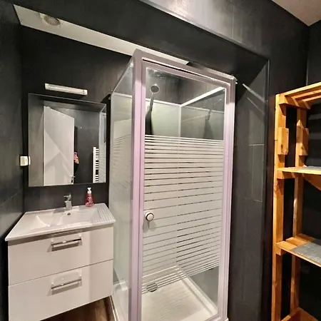 Nice Studio In The Hart Of Juan Les Pins Апартаменты Антиб
